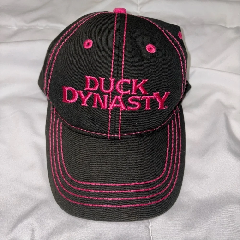 Duck Dynasty Hat Pink Black Mesh SnapBack Paramount Outdoors